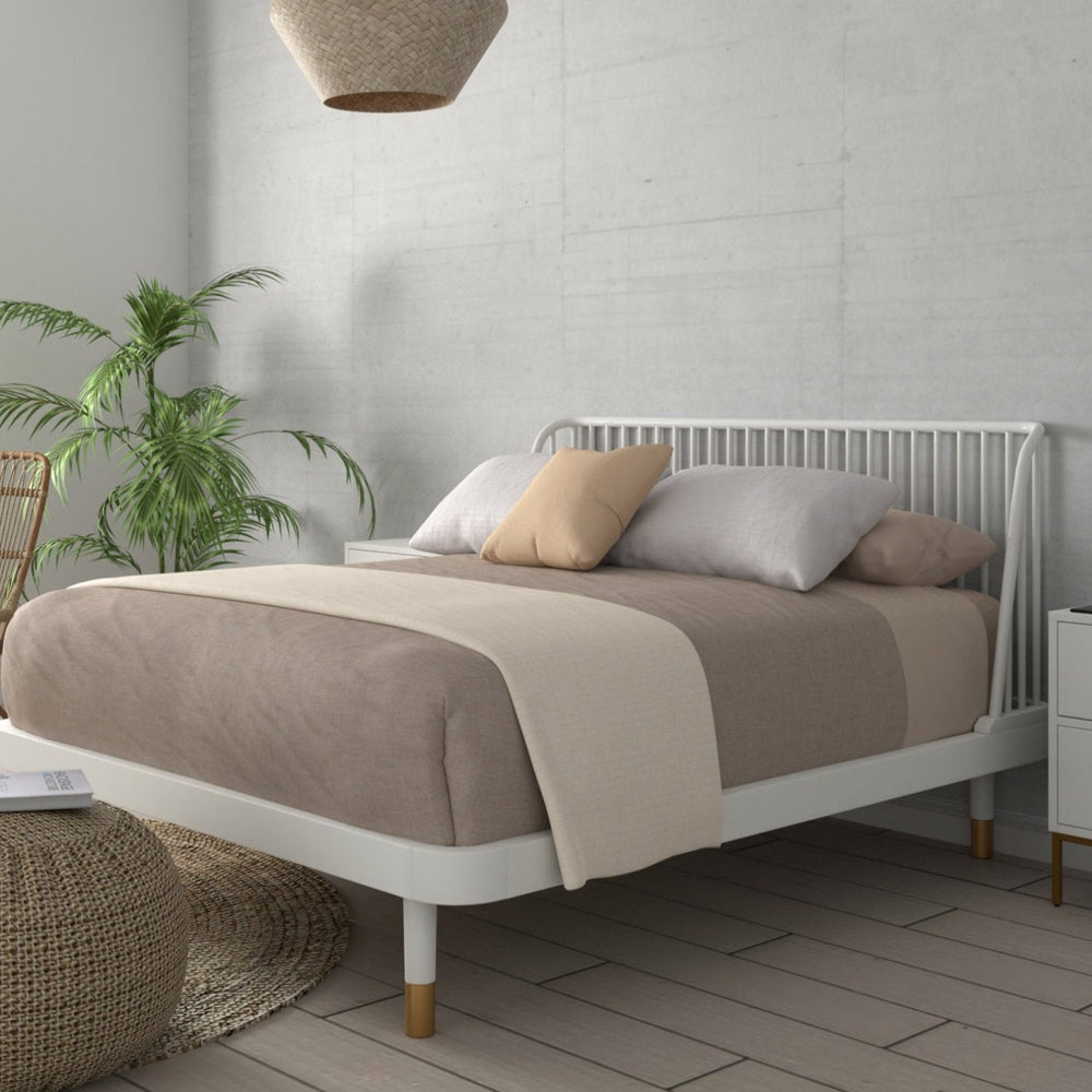 Madelyn Slat Back Platform Bed