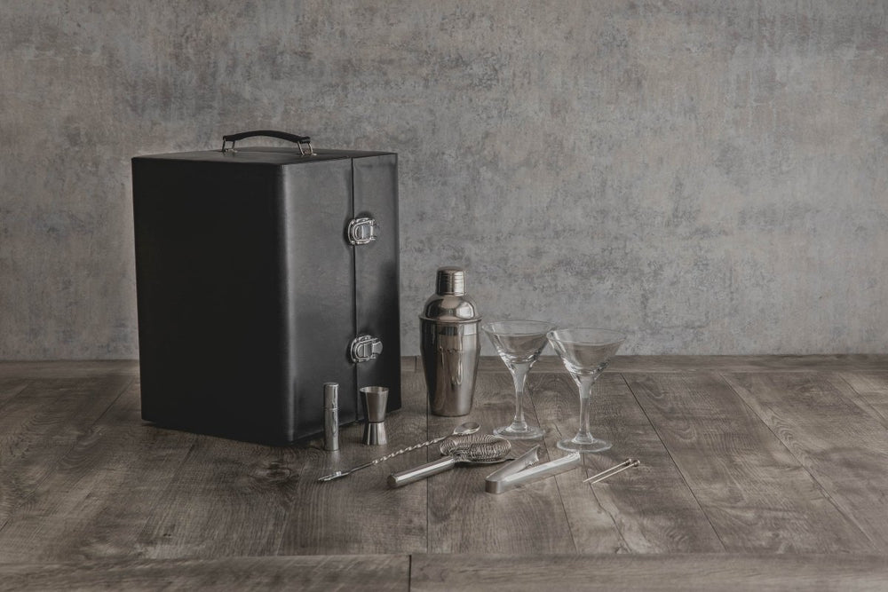 
                      
                        Picnic Time Family of Brands Manhattan Cocktail Case - lily & onyx
                      
                    