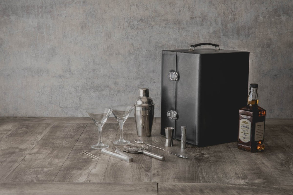 
                      
                        Picnic Time Family of Brands Manhattan Cocktail Case - lily & onyx
                      
                    