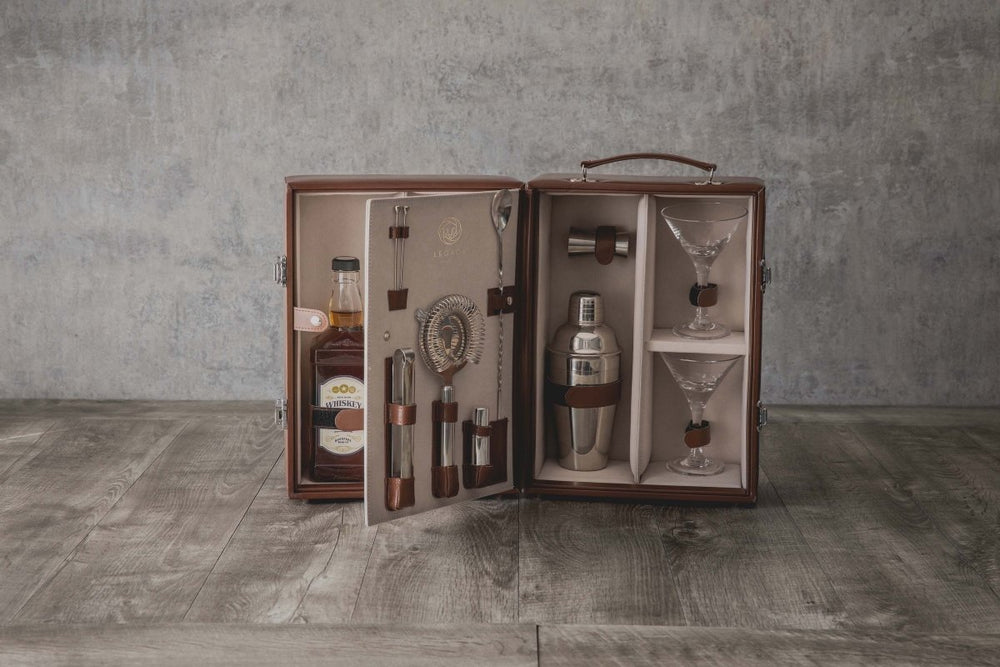 
                      
                        Picnic Time Family of Brands Manhattan Cocktail Case - lily & onyx
                      
                    