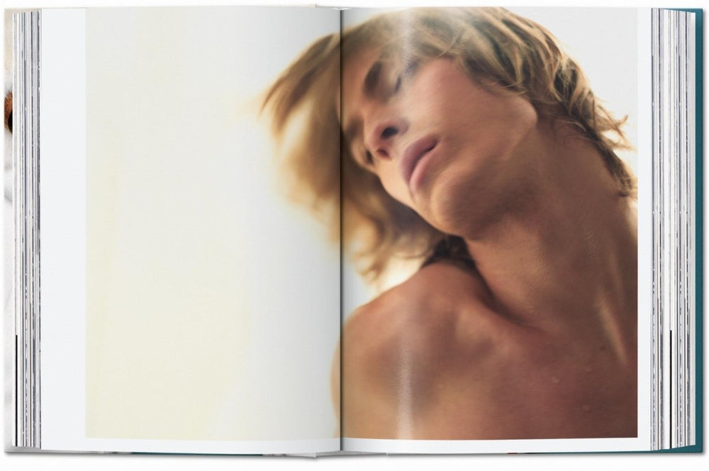 
                      
                        TASCHEN Mario Testino. SIR. 40th Ed. (German, French, English)
                      
                    
