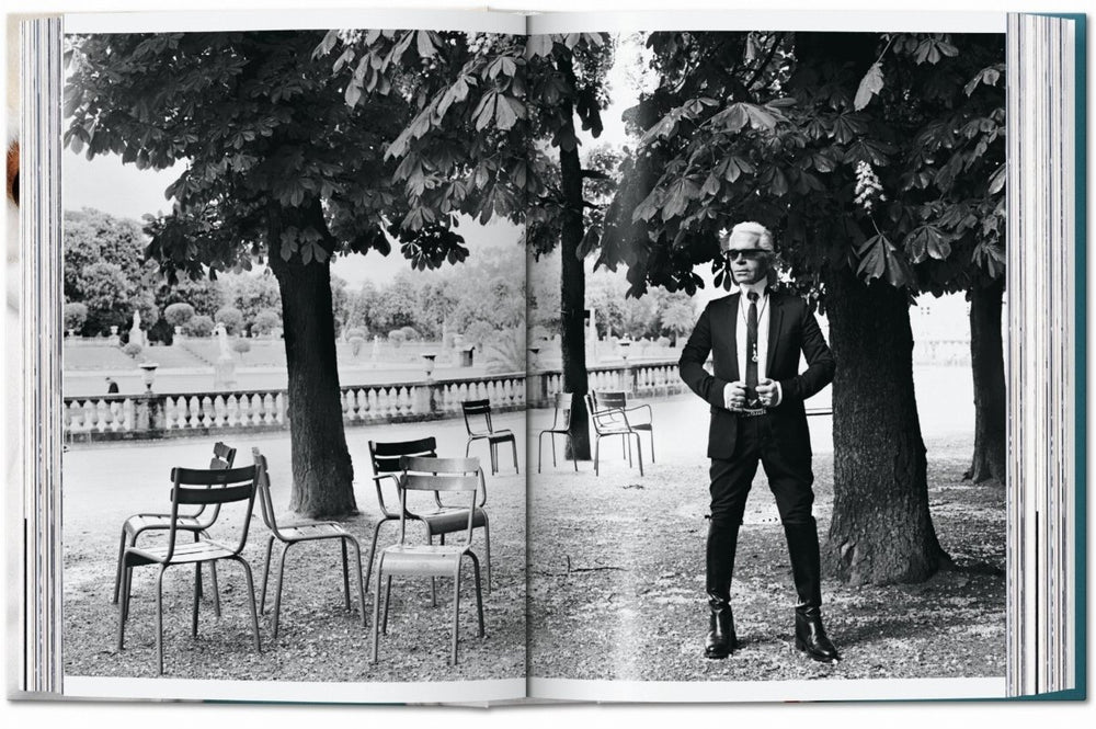
                      
                        TASCHEN Mario Testino. SIR. 40th Ed. (German, French, English)
                      
                    