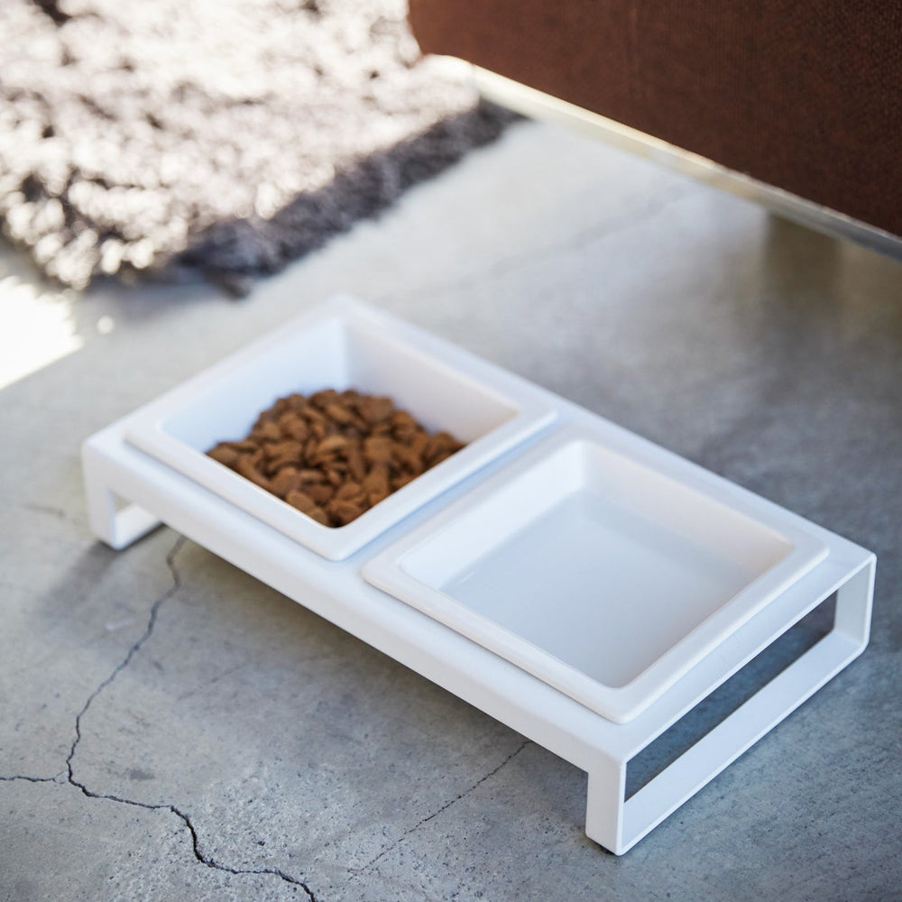 
                      
                        Pet Food Bowl
                      
                    
