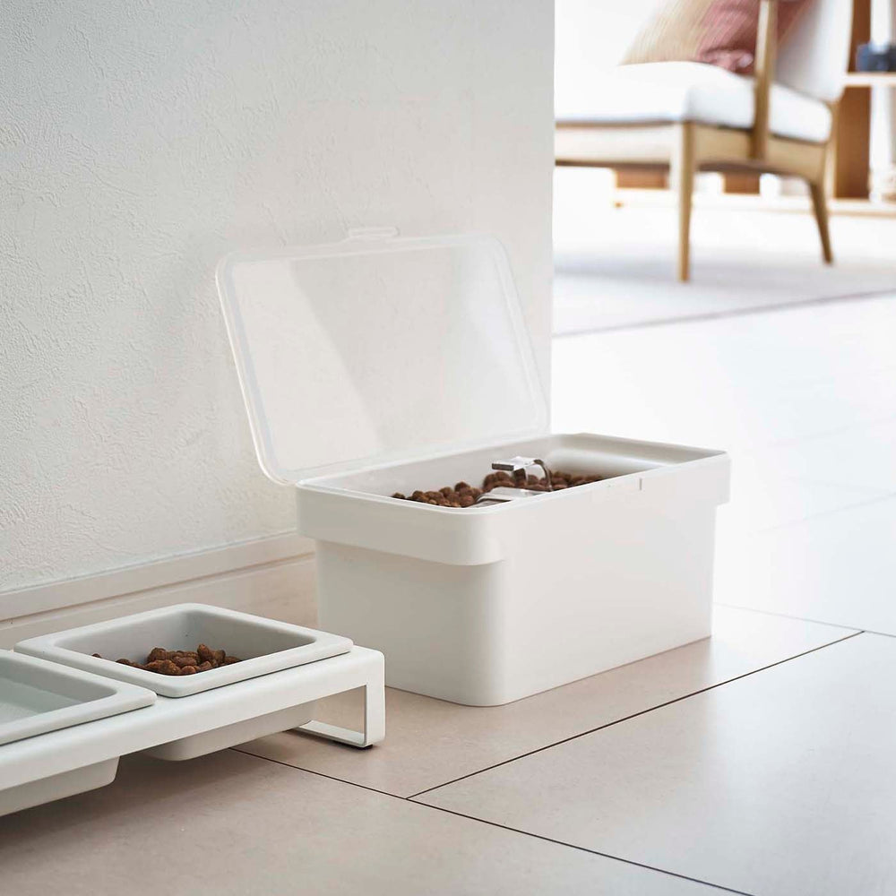 
                      
                        Airtight Pet Food Container
                      
                    