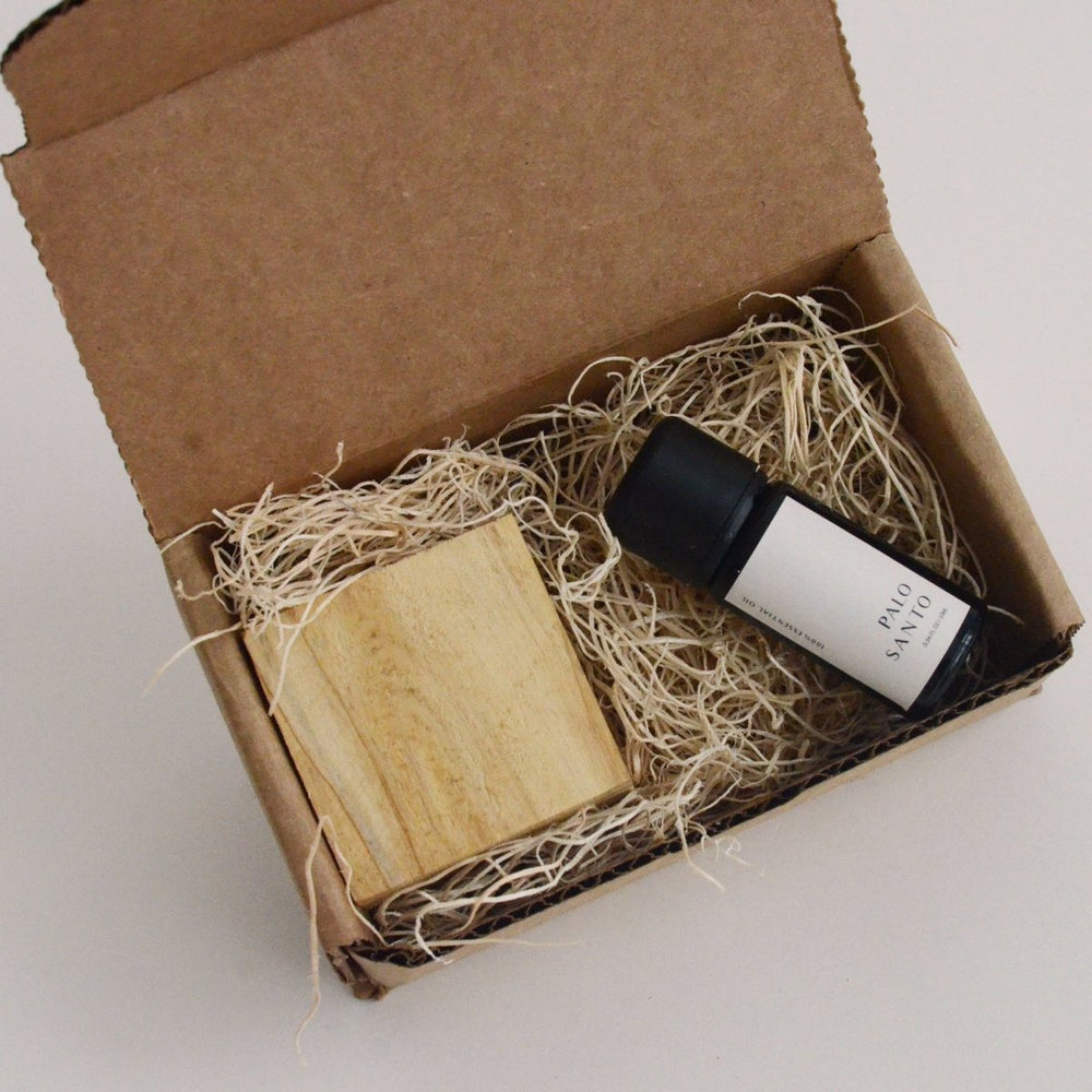 
                      
                        CEDAR AND MYRRH Natural Palo Santo Wood Diffuser & 10ml Essential Oil - lily & onyx
                      
                    