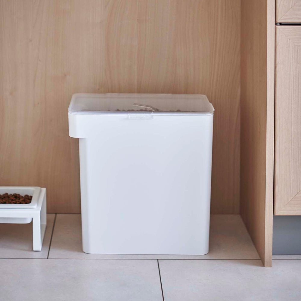 
                      
                        Airtight Pet Food Container
                      
                    