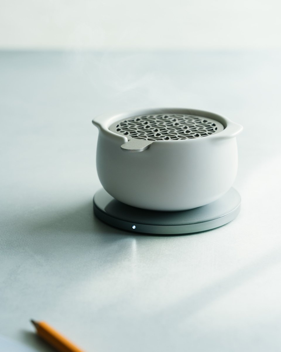 OHOM Jun Self-Heating Ceramic Aromatherapy Diffuser & Wireless Charger Set - Jasmine White