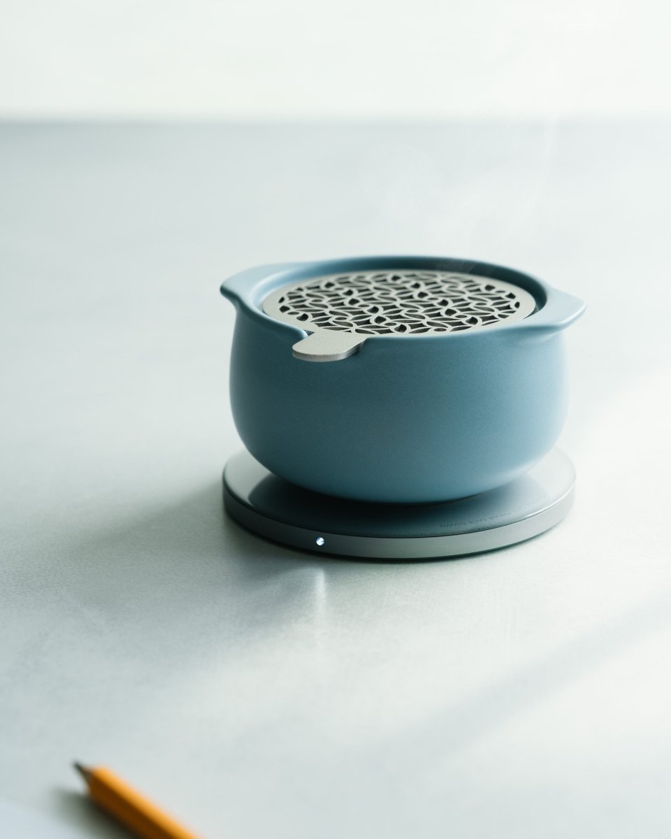 OHOM Jun Self-Heating Ceramic Aromatherapy Diffuser & Wireless Charger Set - Moonmist Blue