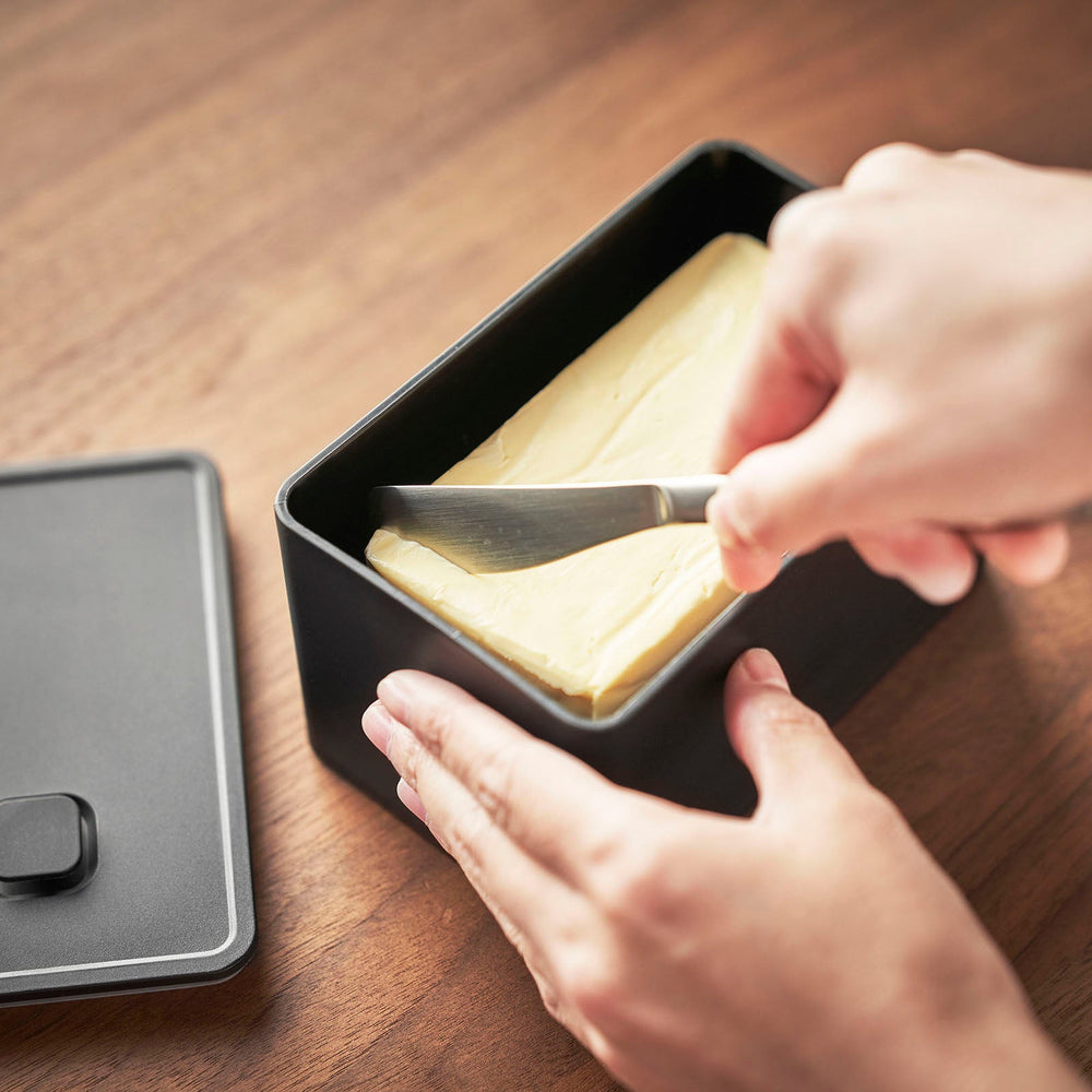
                      
                        Vacuum-Sealing Butter Dish
                      
                    