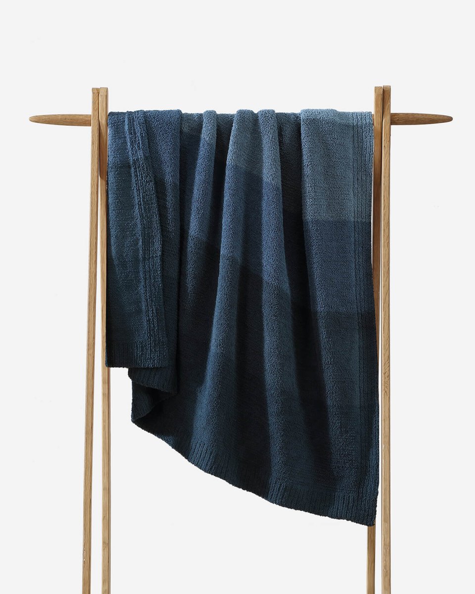 Sunday Citizen Ombre Lightweight Throw - lily & onyx