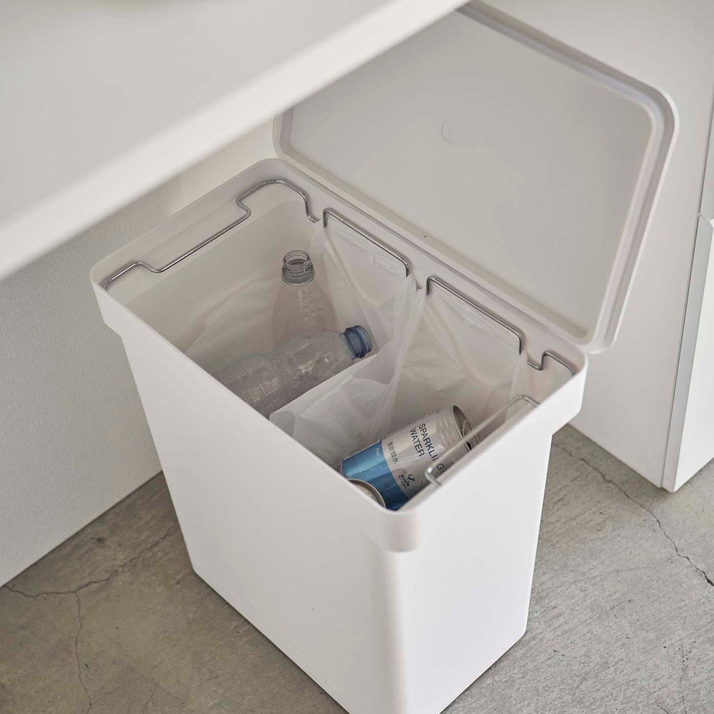 
                      
                        Airtight Rolling Trash Can
                      
                    
