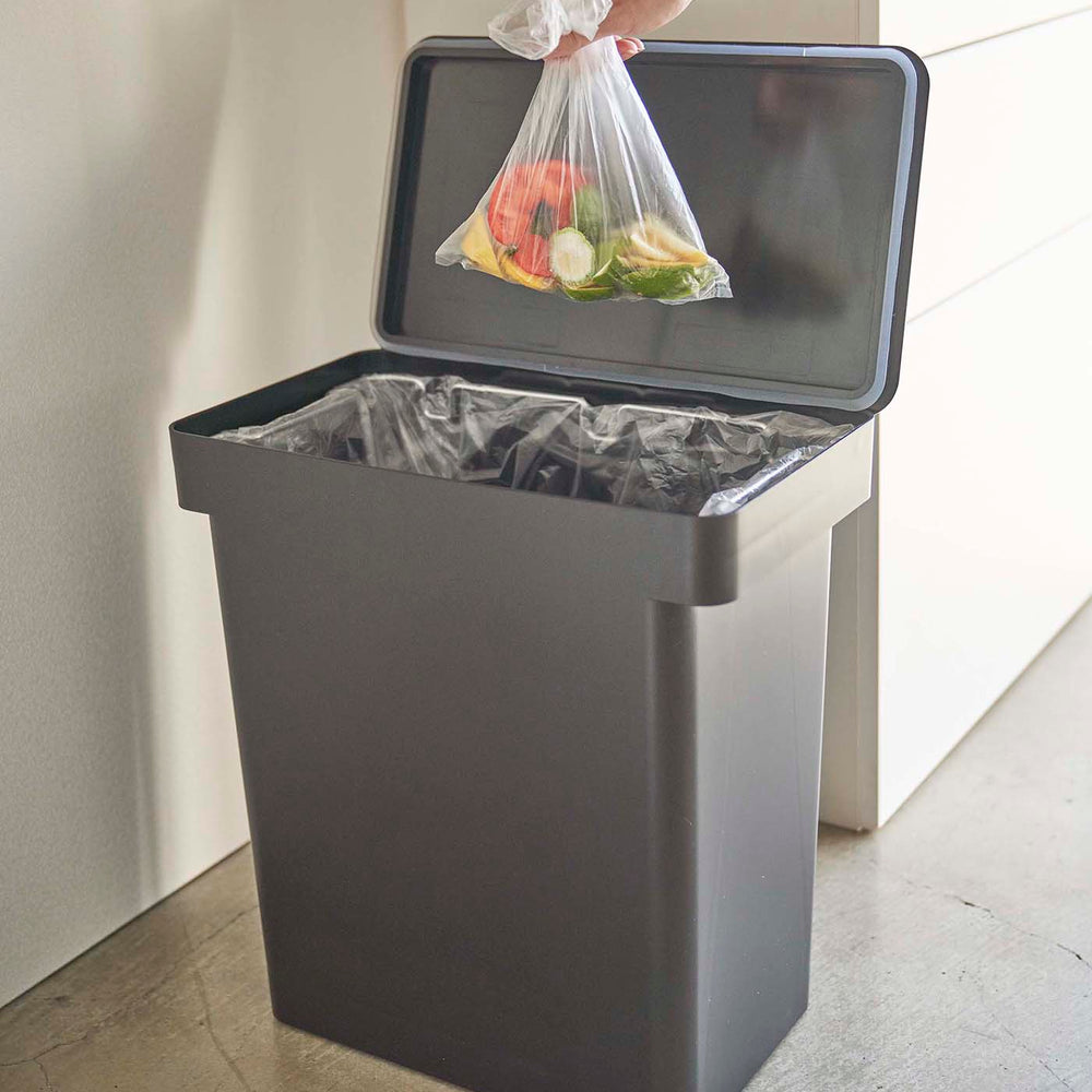 
                      
                        Airtight Rolling Trash Can
                      
                    