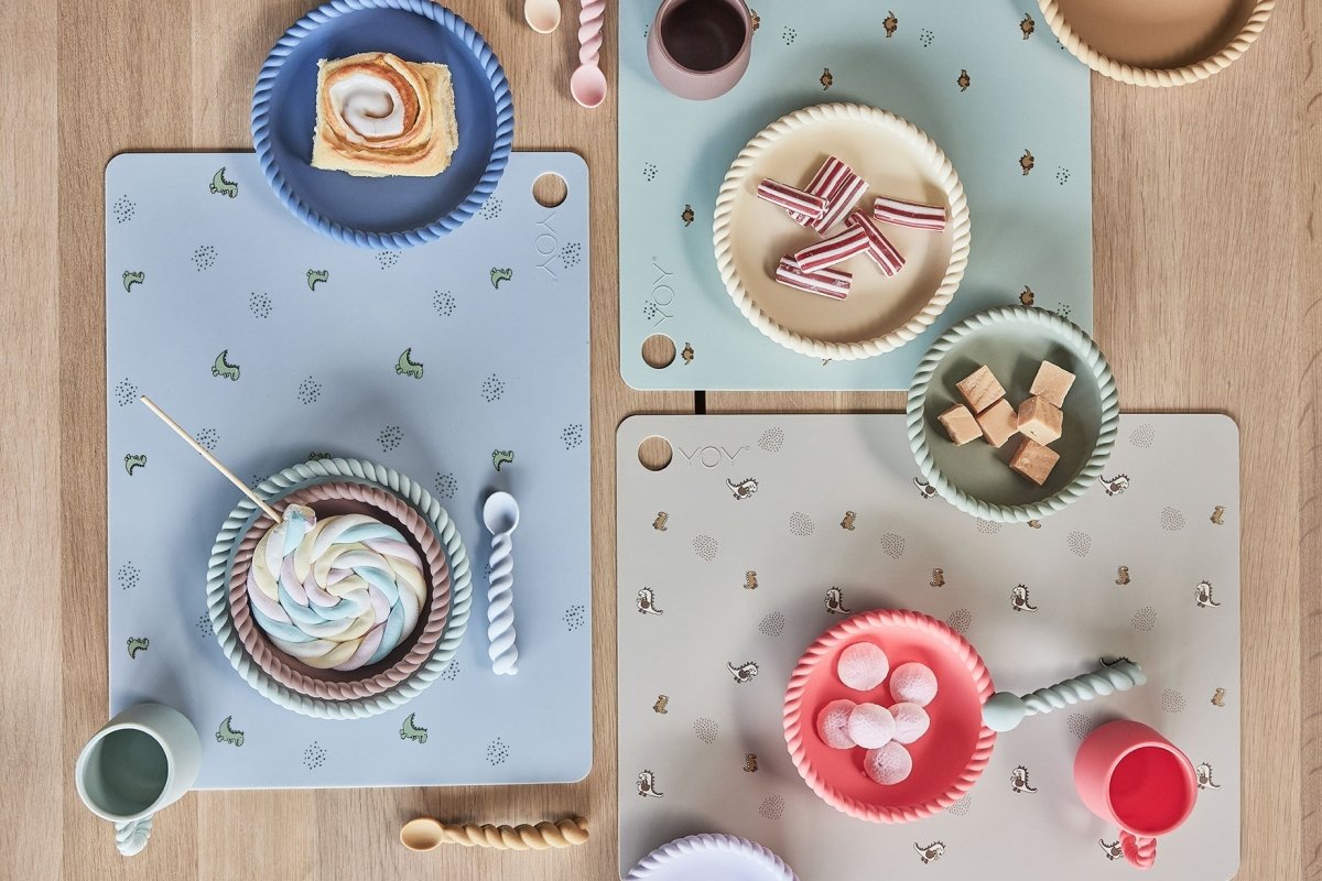 oyoy.us Theo Dino Placemat