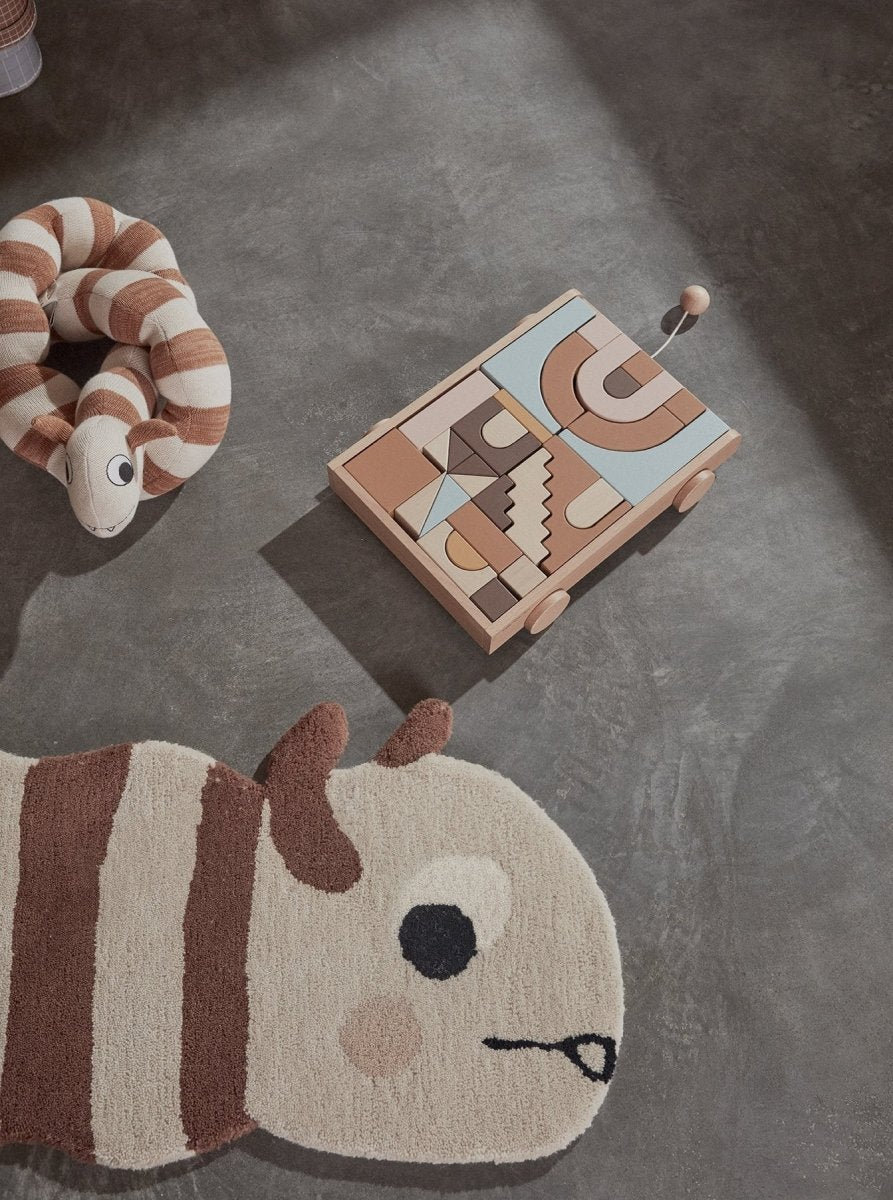 oyoy.us Wooden Rainbow Wagon with Blocks