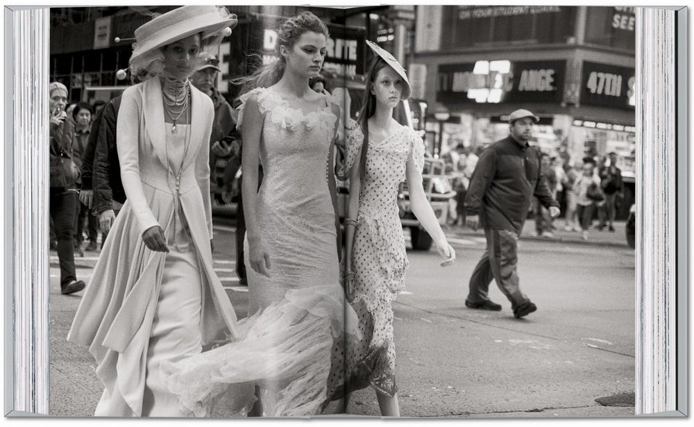 
                      
                        TASCHEN Peter Lindbergh. Dior. 40th Ed. (German, French, English) - lily & onyx
                      
                    