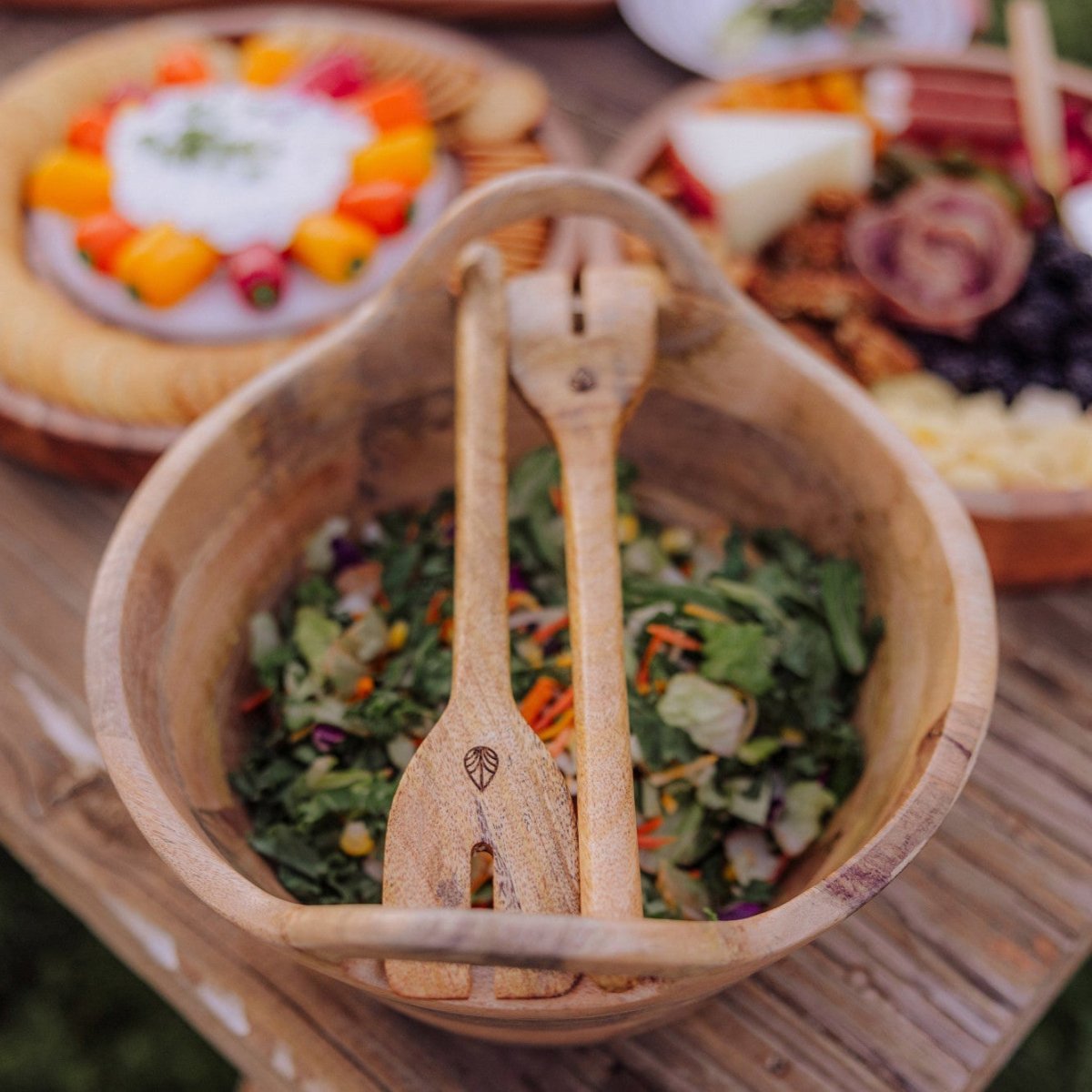 Picnic Time Family of Brands Ciotola Large Serving Bowl with Handles