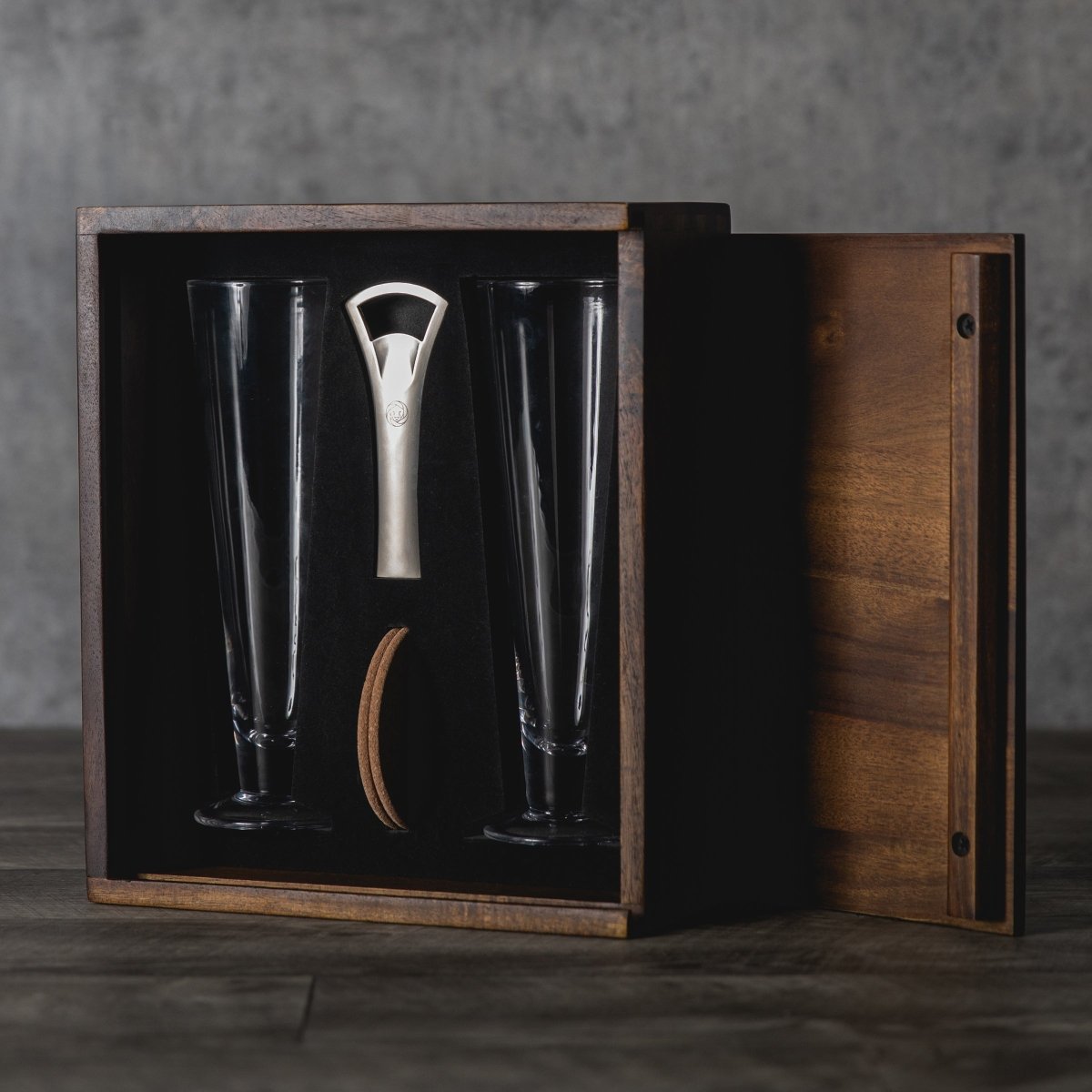Picnic Time Family of Brands Pilsner Beer Glass Gift Set - lily & onyx