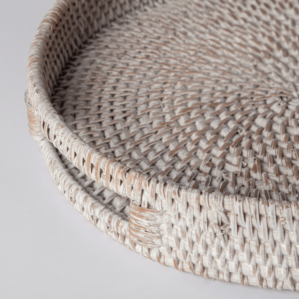 Porto Boutique Round Rattan Serving Tray - Handcrafted Woven Natural Fiber Tray