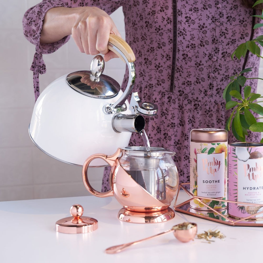 
                      
                        Pinky Up Tea Presley Tea Kettle, White - lily & onyx
                      
                    