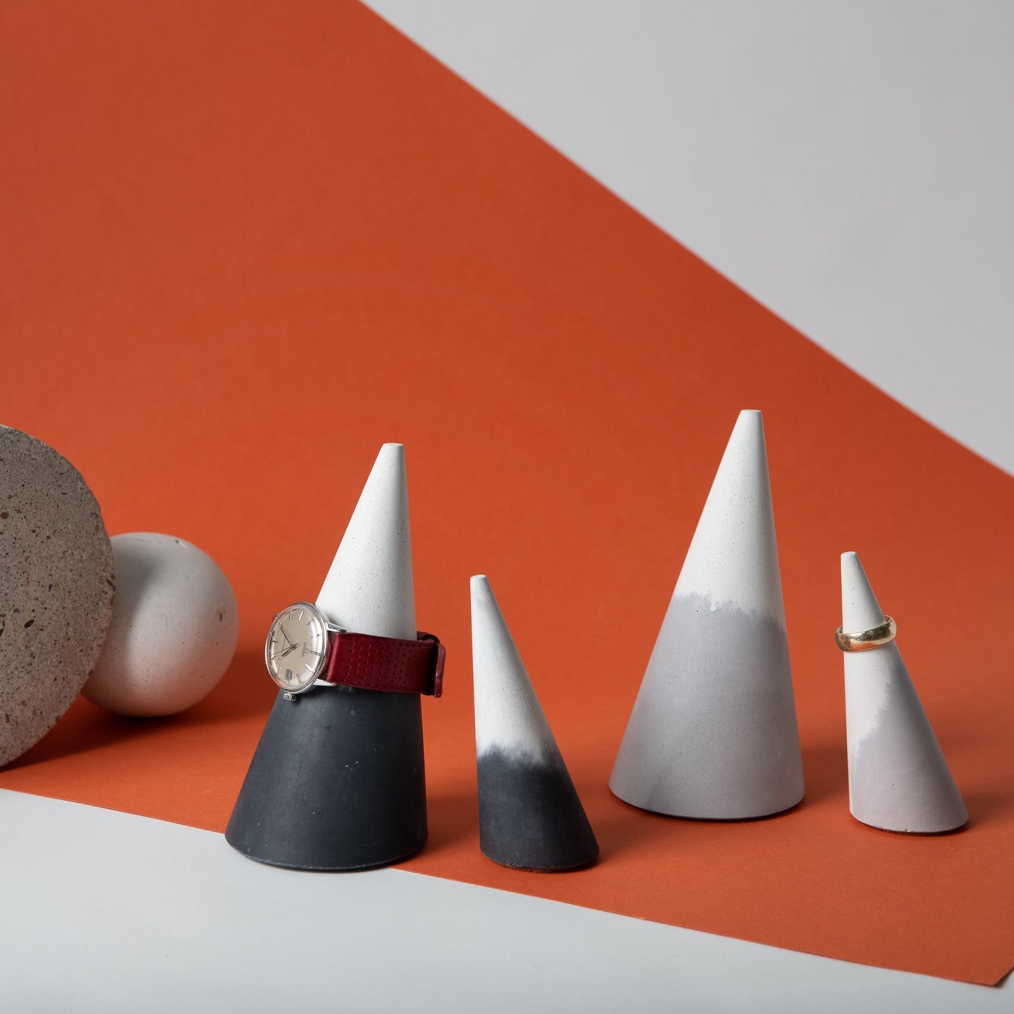Cone Ring Holder | Grey & White
