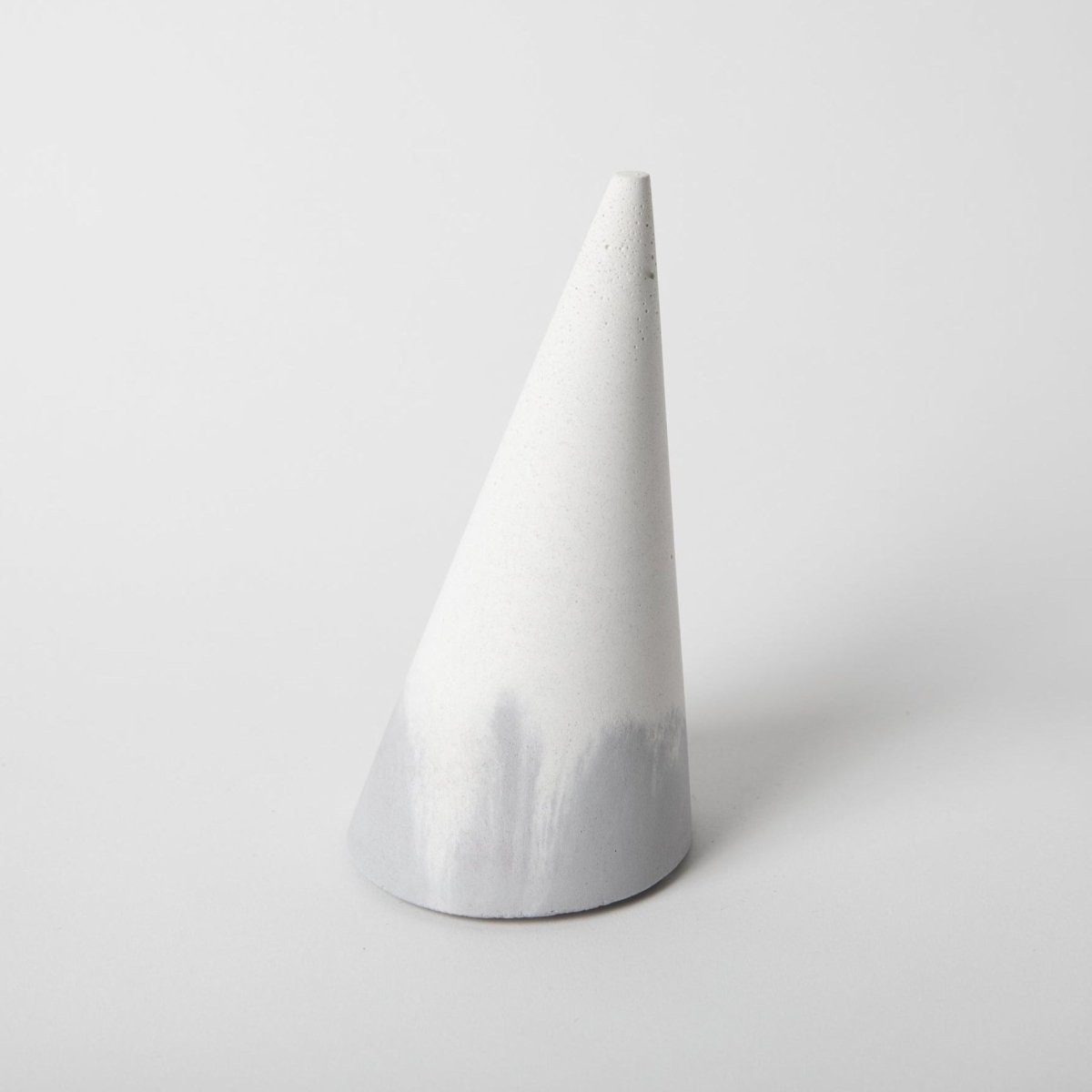 Pretti.Cool Cone Bangle Holder | Grey & White