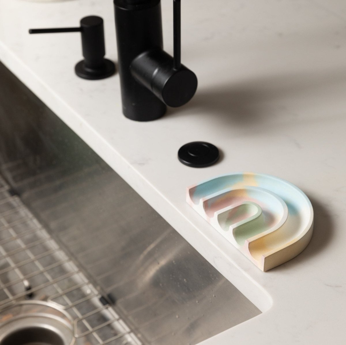 Pretti.Cool Sponge Rest & Soap Dish | Jawbreaker