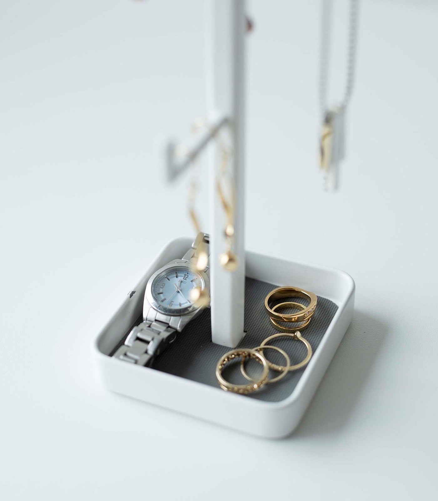 Tower Tree Accessory Stand