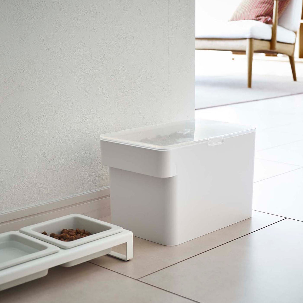 
                      
                        Airtight Pet Food Container
                      
                    