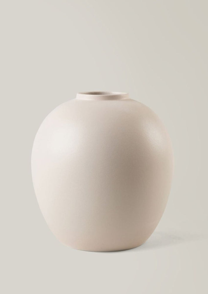 
                      
                        Afloral Round Vase in Matte Bailey Cream, 10.75" - lily & onyx
                      
                    