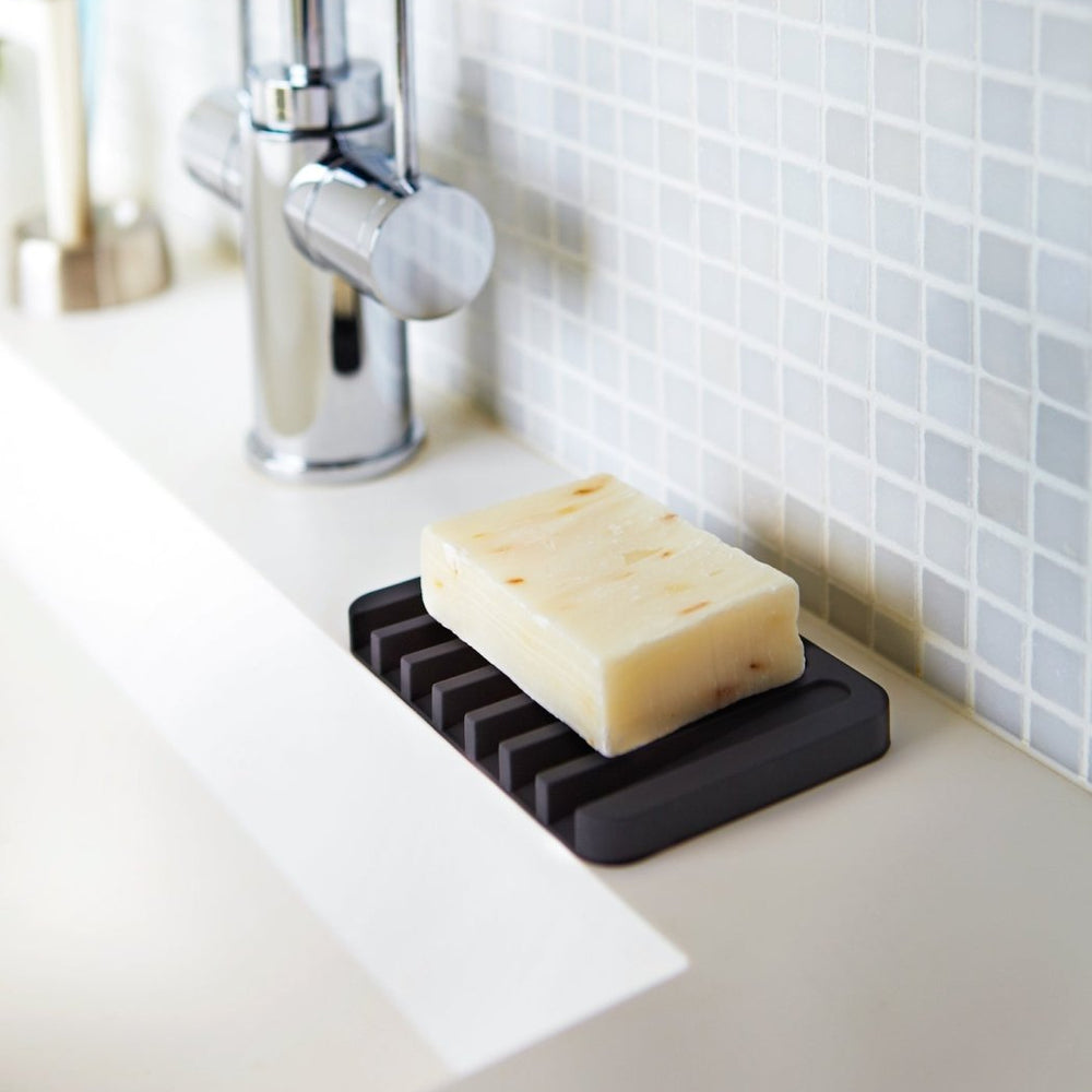 
                      
                        Yamazaki Home Self - Draining Soap Tray - Silicone - lily & onyx
                      
                    