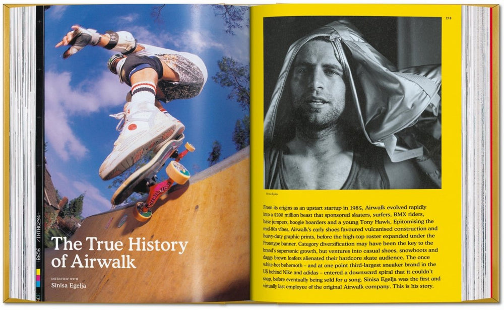 
                      
                        TASCHEN Sneaker Freaker. The Ultimate Sneaker Book. 40th Ed. (English)
                      
                    