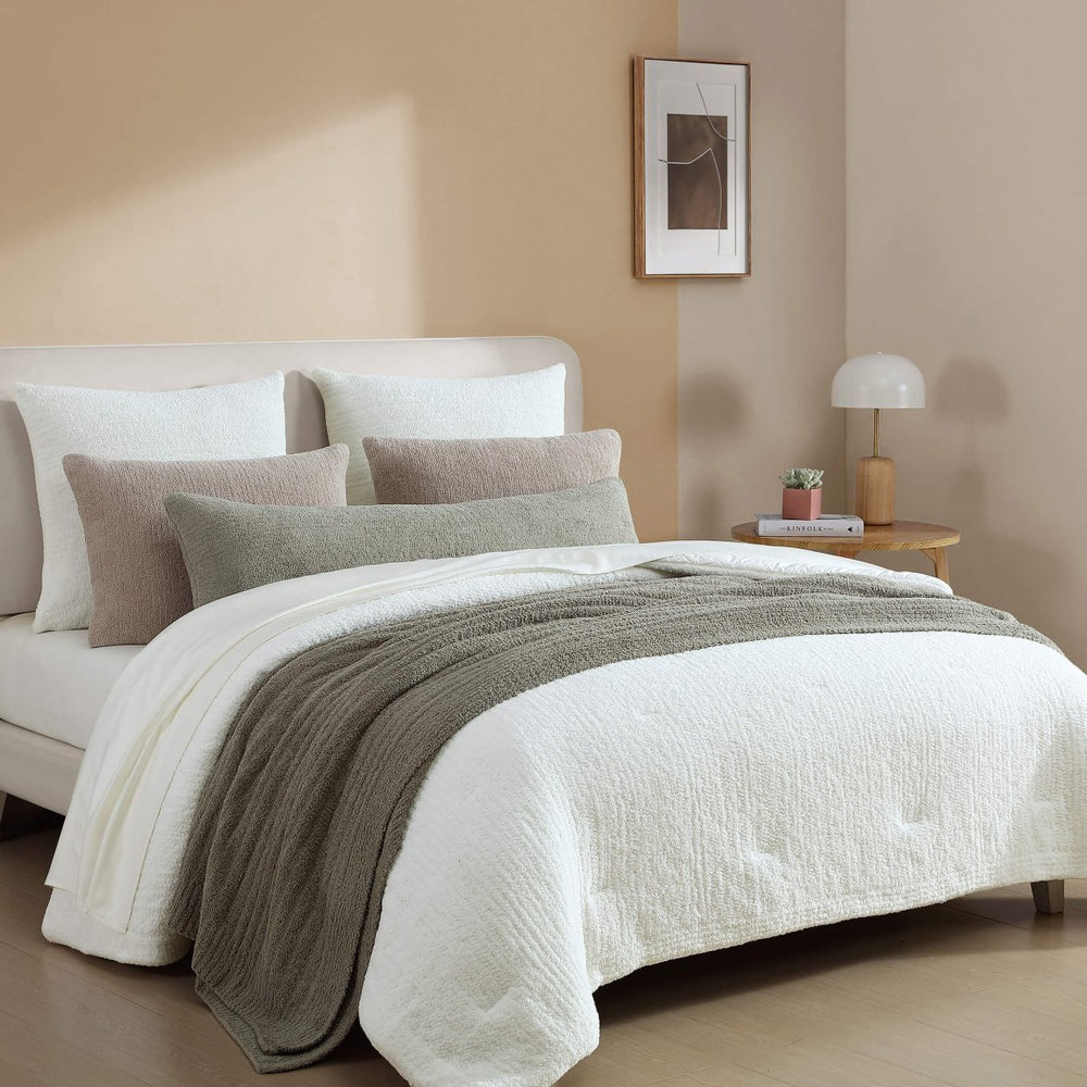 
                      
                        Sunday Citizen Snug Stitch Comforter - lily & onyx
                      
                    