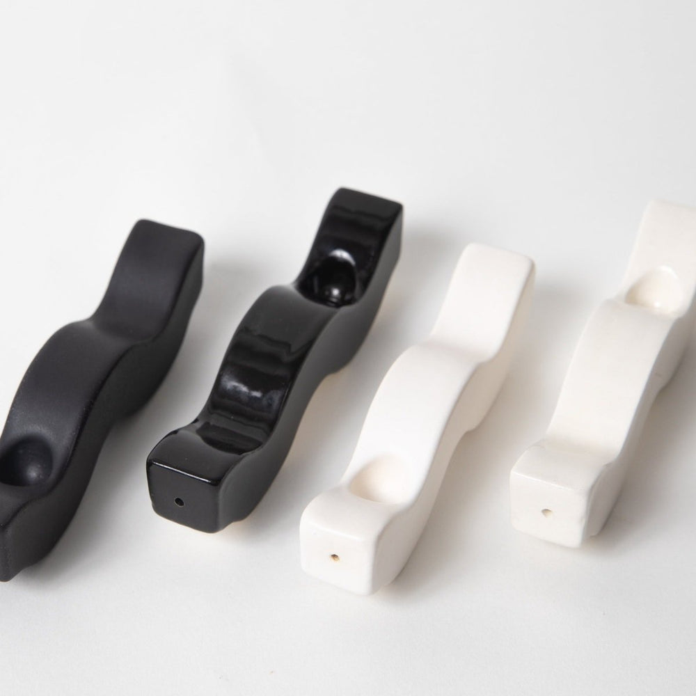 
                      
                        Pretti.Cool Squiggle Ceramic Smoke Pipe
                      
                    