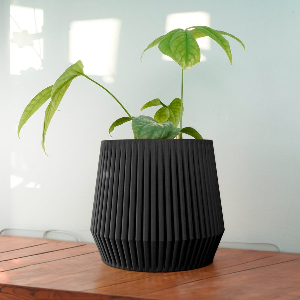 Rosebud HomeGoods Stratos Ribbed Modern Plant Pot with Drainage - lily & onyx