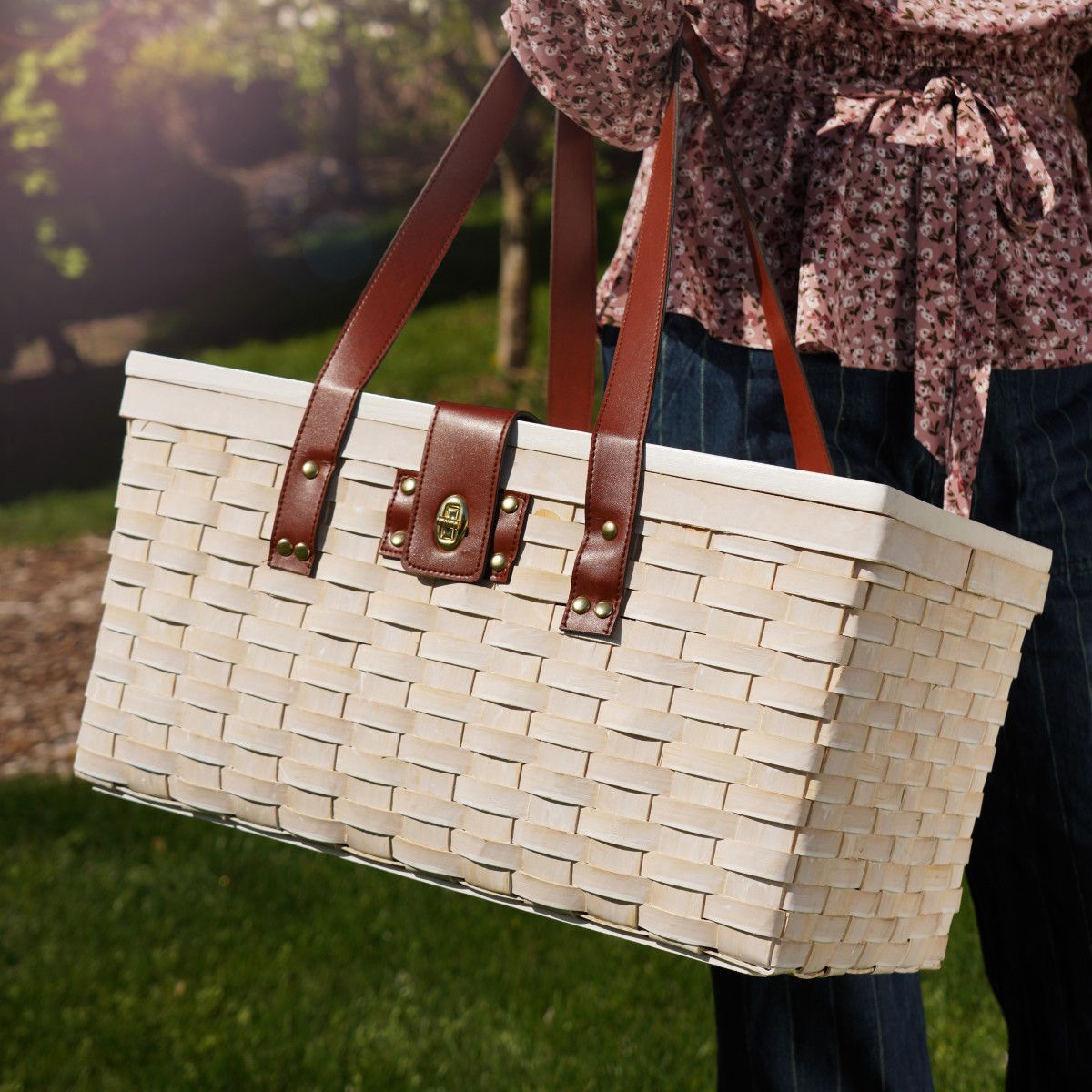 Twine Living Tahoe Cream Picnic Basket for Four - lily & onyx