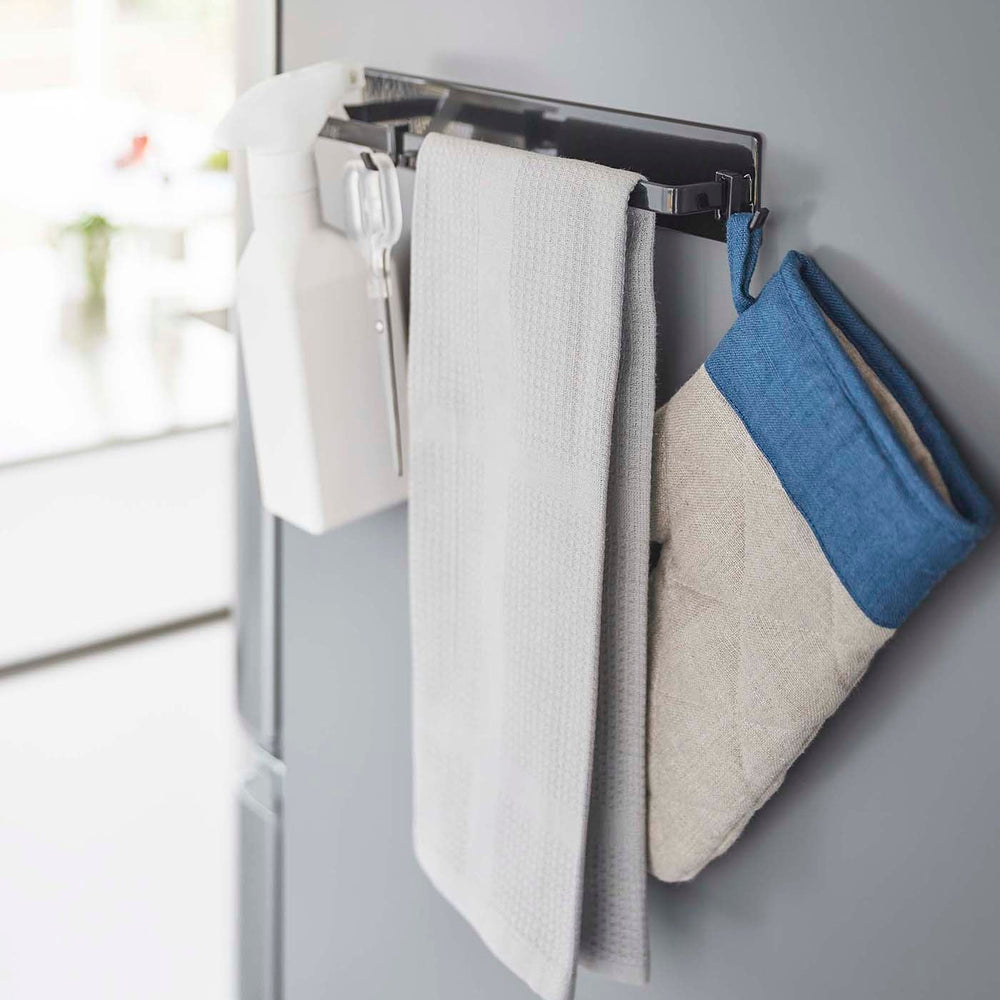 
                      
                        Magnetic Kitchen Towel Hanger - Steel
                      
                    
