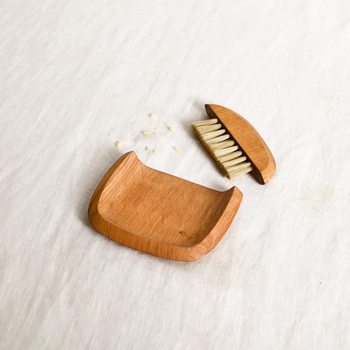 The Collective Belfort Crumb Brush Set | French Oak & Brass Magnetic Table Crumb Brush