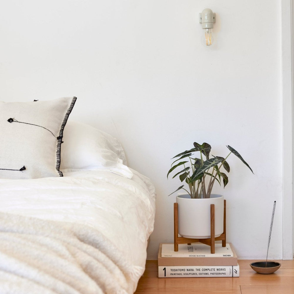 
                      
                        LBE Design The Six - Ceramic Cylinder with Stand - lily & onyx
                      
                    