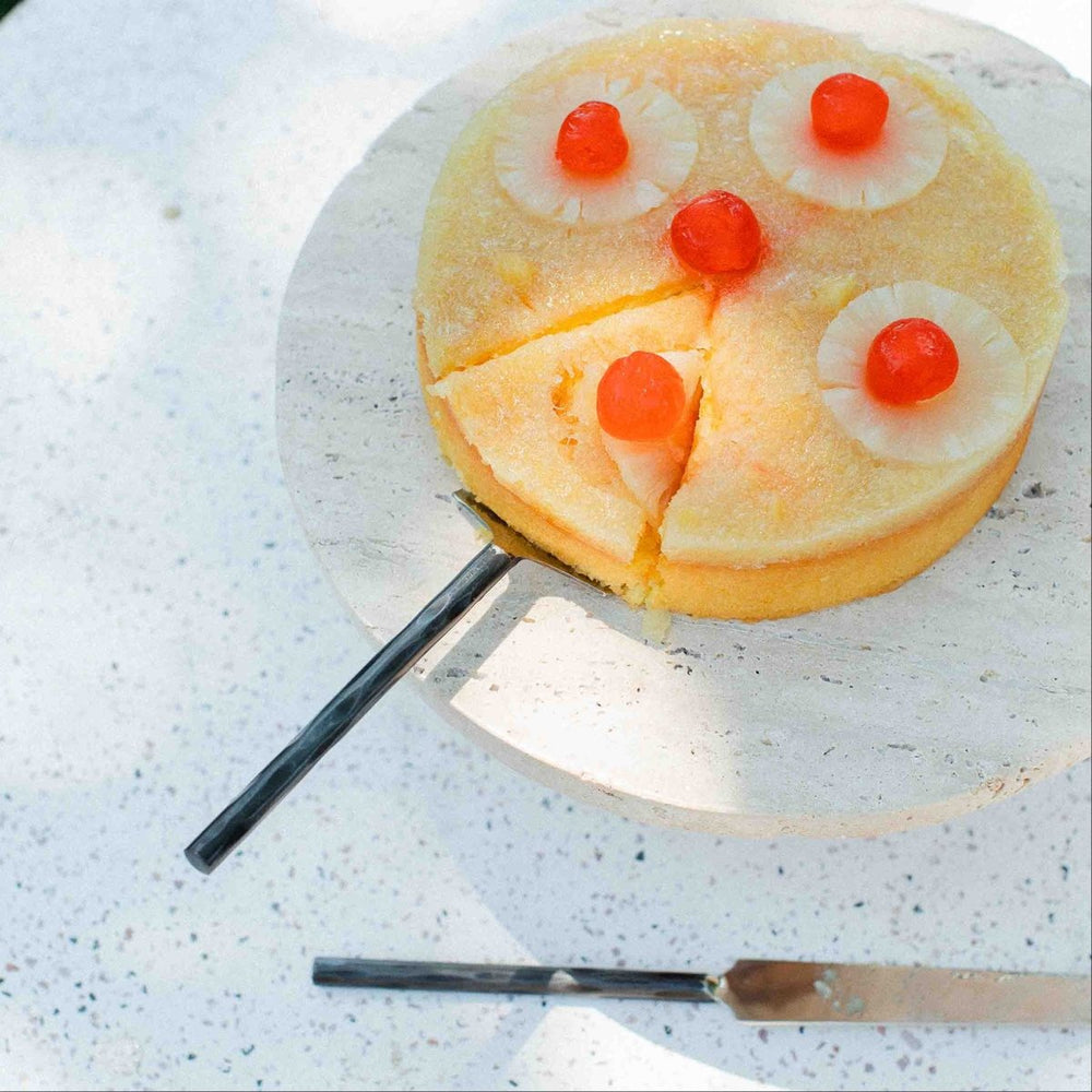 
                      
                        texxture Tomini™ Cake Servers, Set of 2 - lily & onyx
                      
                    