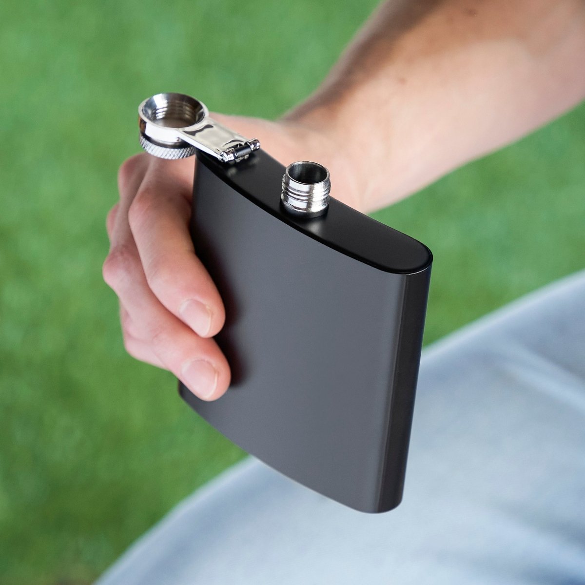 True Trueflask 6 oz Stainless Steel Flask, Matte Black - lily & onyx