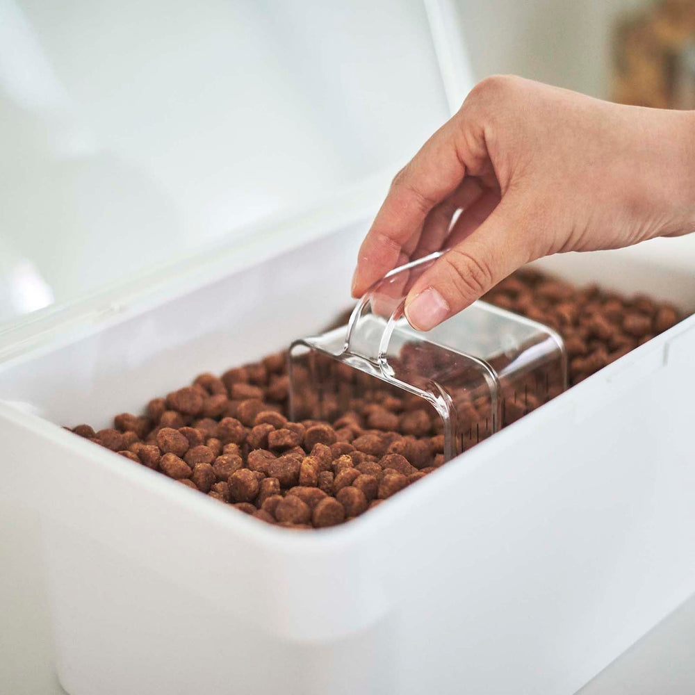 
                      
                        Airtight Pet Food Container
                      
                    