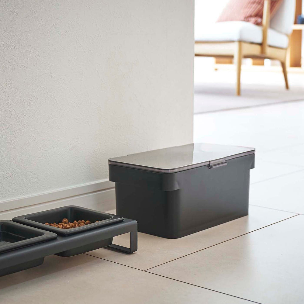 
                      
                        Airtight Pet Food Container
                      
                    
