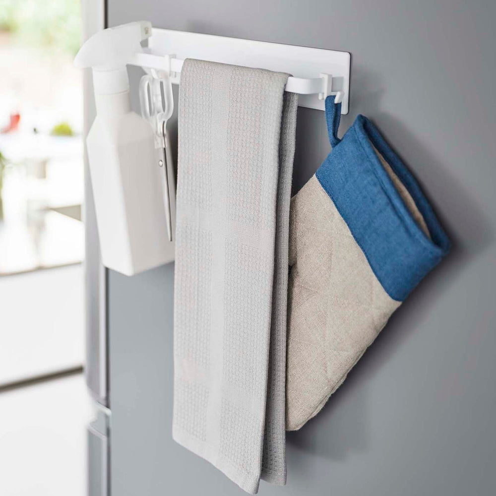 
                      
                        Magnetic Kitchen Towel Hanger - Steel
                      
                    