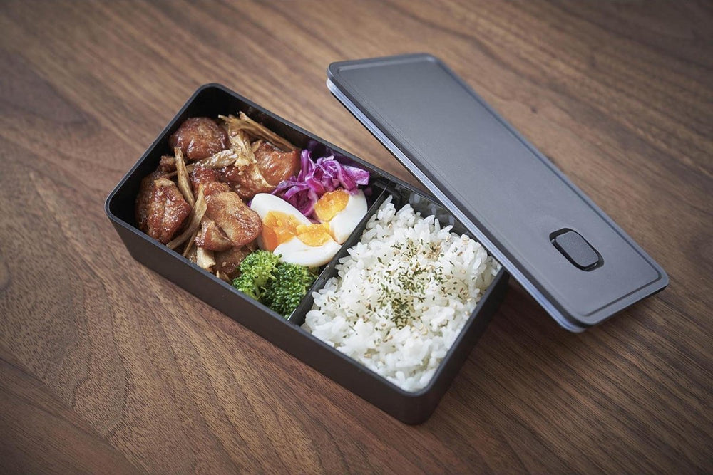 
                      
                        Yamazaki Home Vacuum - Sealing Bento Box - lily & onyx
                      
                    