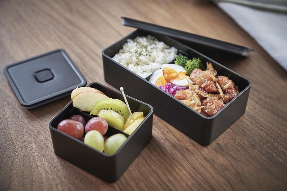 
                      
                        Yamazaki Home Vacuum - Sealing Bento Box - lily & onyx
                      
                    