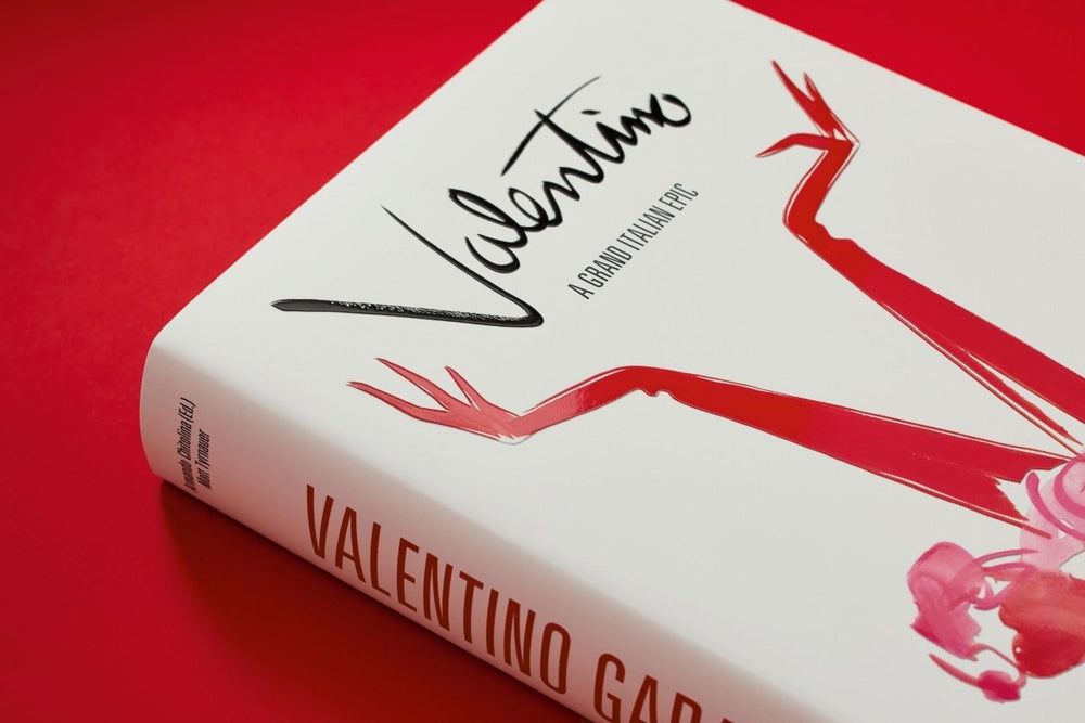 
                      
                        TASCHEN Valentino. A Grand Italian Epic (English)
                      
                    