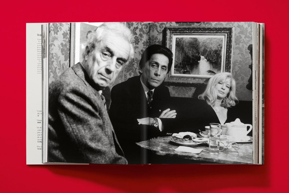 
                      
                        TASCHEN Valentino. A Grand Italian Epic (English)
                      
                    