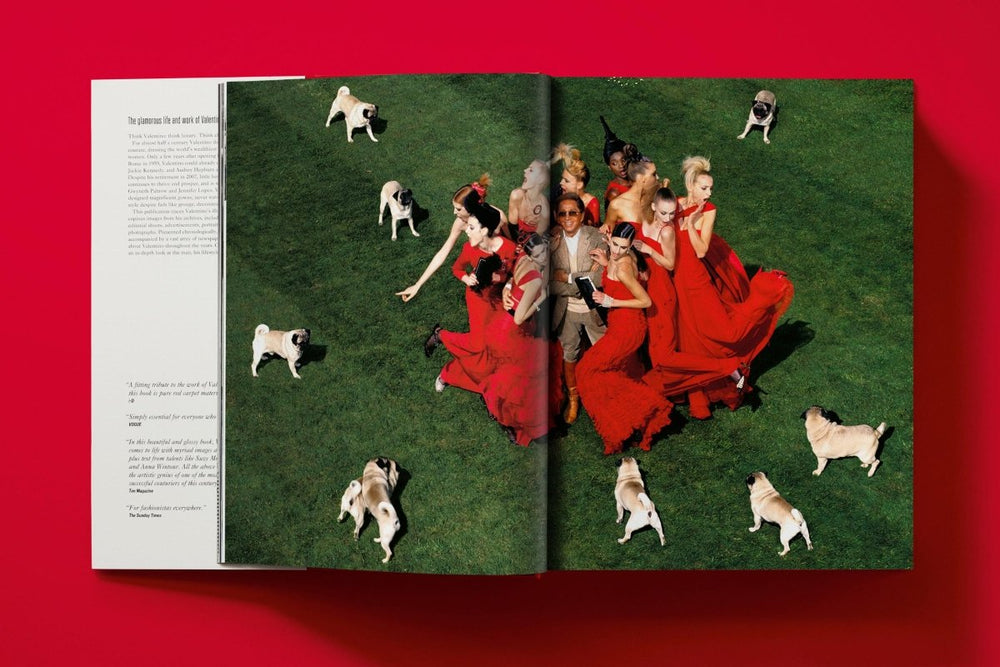 
                      
                        TASCHEN Valentino. A Grand Italian Epic (English)
                      
                    