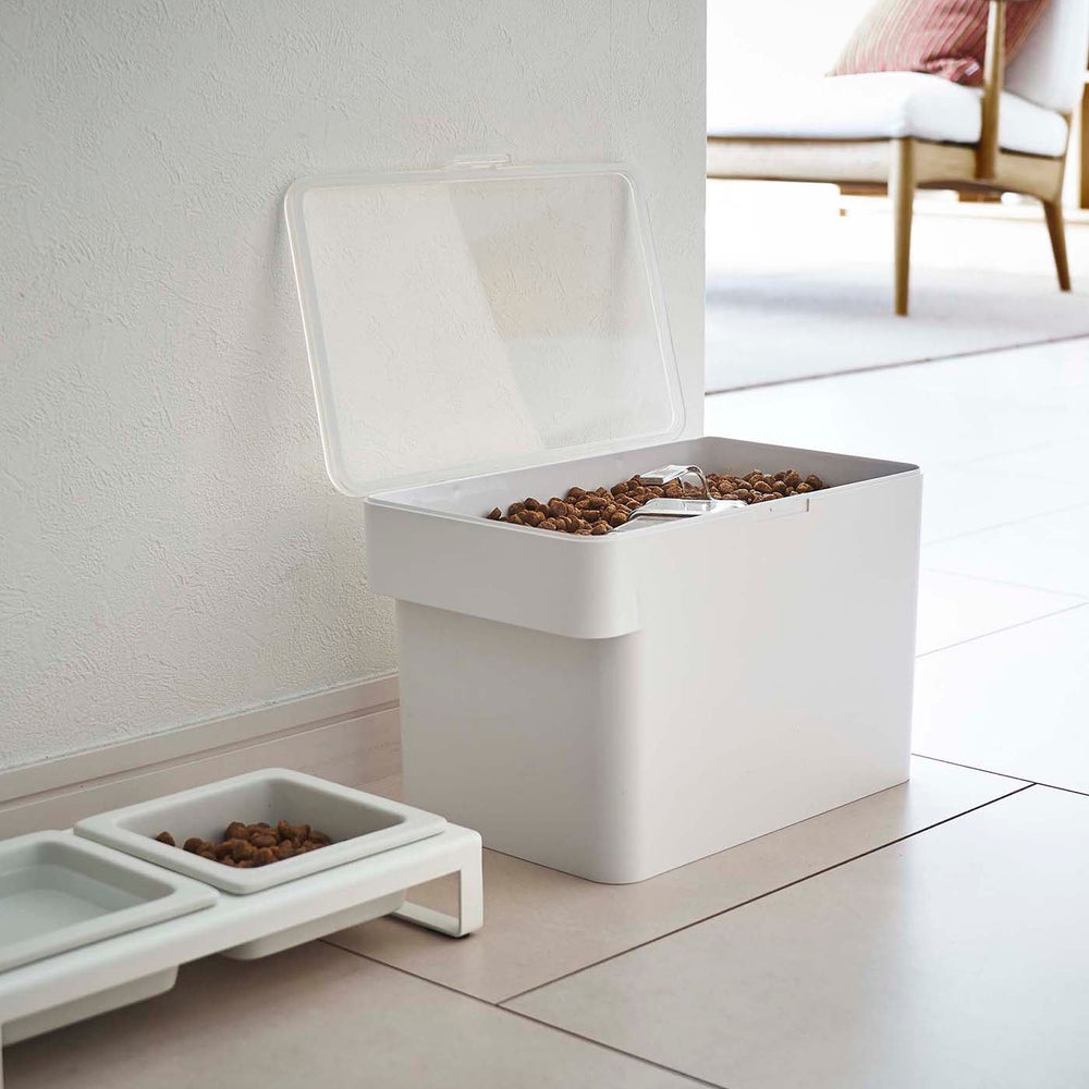 
                      
                        Airtight Pet Food Container
                      
                    