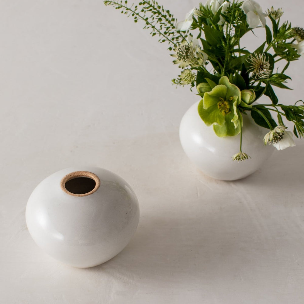 
                      
                        CONVIVIAL Verdure Vase No. 1 | Stoneware - lily & onyx
                      
                    